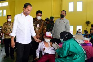 Jokowi Sangat Senang Vaksinasi di Kepulauan Riau Vaksinasinya Sudah Tinggi