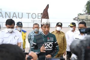 Presiden Jokowi Tinjau Penataan Kawasan Pantai Bebas Parapat