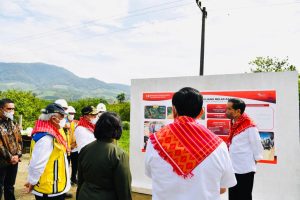 Presiden Tegaskan Pentingnya Infrastruktur Jalan untuk Tunjang Produksi