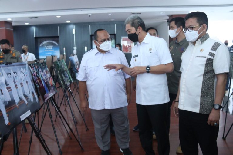 Dedie dan Atang Buka Pameran Foto Rangkaian HPN Tahun 2022