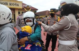 Inovasi Satlantas Polresta Bogor Berikan Safety Belt Untuk Pengendara Motor