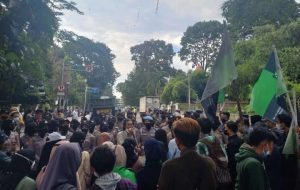 Aksi HMI Bogor Demo Depan Istana Presiden Tuntut Tanggungjawab Jokowi