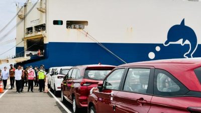 Jokowi Optimistis Ekspor Mobil via Pelabuhan Patimban Terus Meningkat