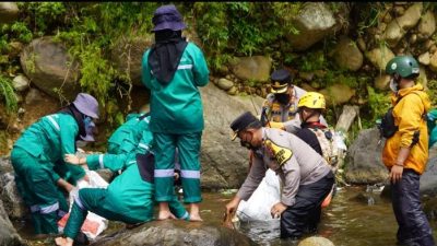 HPSN Kapolres Bogor Gerebeg Runtah Sungai Ciliwung Cisarua