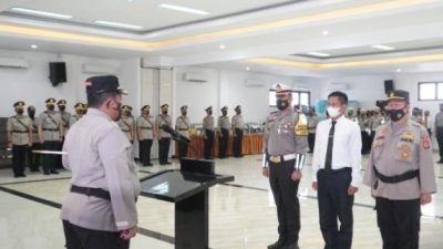 Kapolda Jabar Berikan Piagam Penghargaan Untuk Anggota Polres Bogor