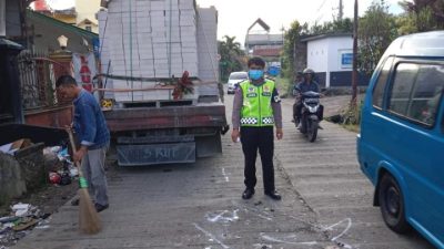 Pengendara Motor Tewas Tabrak Belakang Truk di Megamendung Bogor