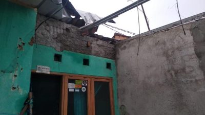 Rumah Warga Rusak Diterjang Angin Puting Beliung di Ciampea Bogor