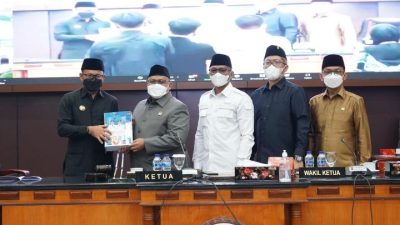 Wali Kota Bogor Sampaikan LKPJ Tahun 2021 di Sidang Paripurna DPRD