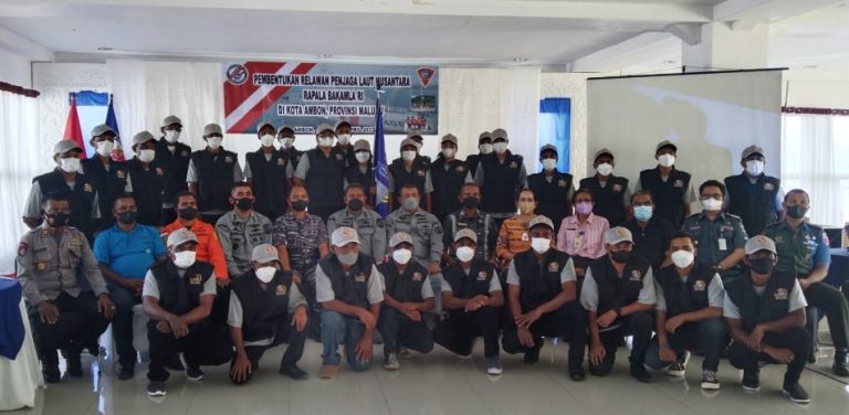 Bakamla RI Kukuhkan 30 Relawan Penjaga Laut Nusantara di Ambon