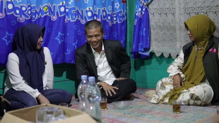 Ngamumule Desa, Kang DS Nginap di Rumah Warga di Desa Ibun