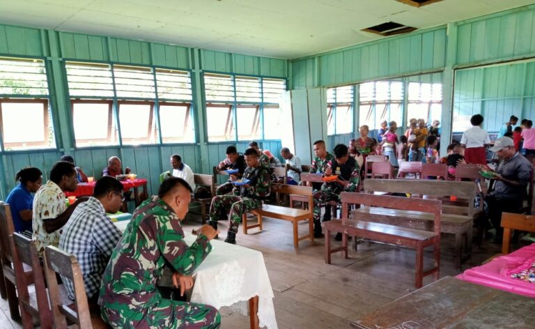Kala Cakti Ajak Warga Perbatasan Makan Bersama