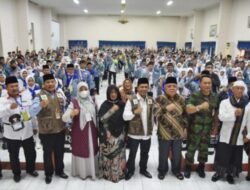 Bupati Bandung Lepas Kloter Pertama Calhaj, ’Setelah dua tahun tertunda, alhamdulillah 404 jamaah bisa berangkat’