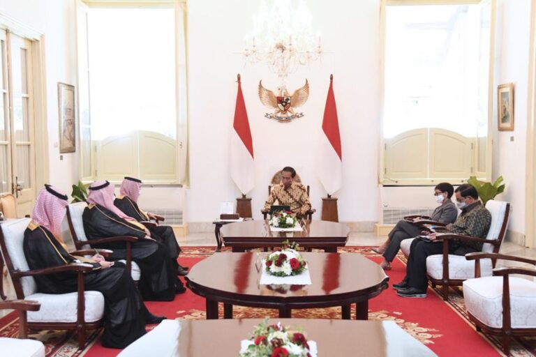 Presiden Jokowi dan Menlu Arab Saudi, Bahas Soal Haji hingga Ekonomi