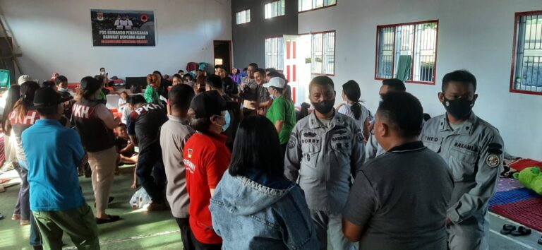 Peduli Korban Bencana Amurang Minahasa Sulut, Bakamla RI Salurkan Bantuan  