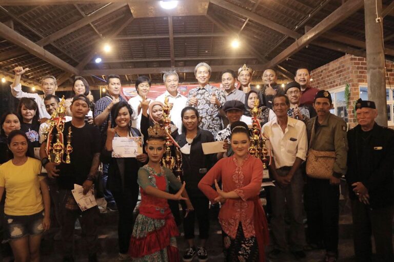 Dedie Berikan Piala Wakil Wali Kota Bogor dan Uang Tunai di Festival Musik Jalanan