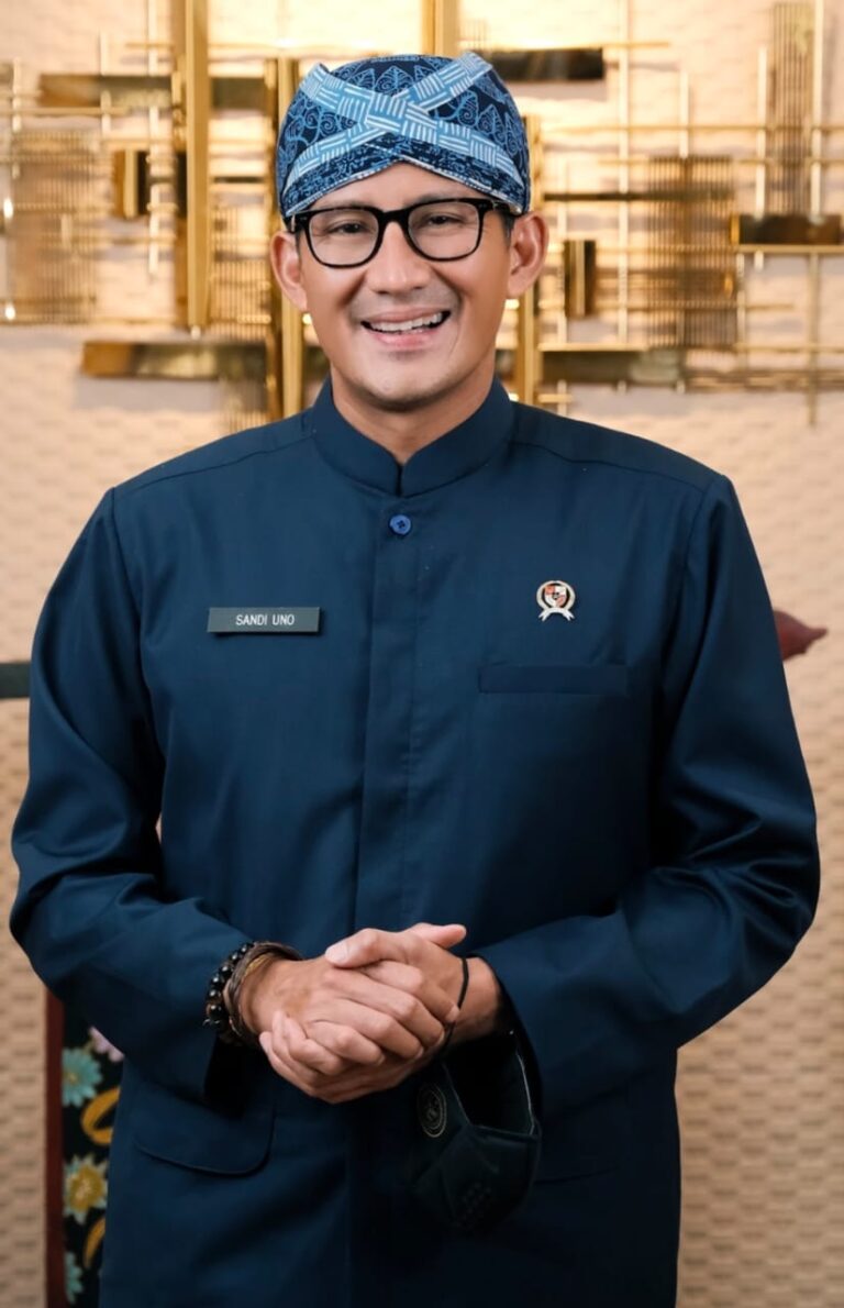 Kebutuhan Fashion Style Pejabat Negara Ternyata Memilih Lencana Official Brand Fashion di Citayam