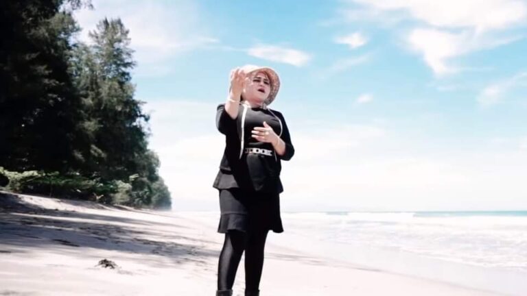 Bukan Nike Ardilla, Ini Lagu Sandiwara Cinta dari Penyanyi Nita Viorell
