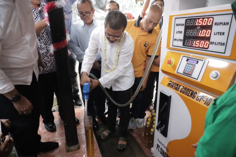 Cara Mudah dan Murah Beli Minyak Goreng! Ini yang Dilakukan Bupati Bandung