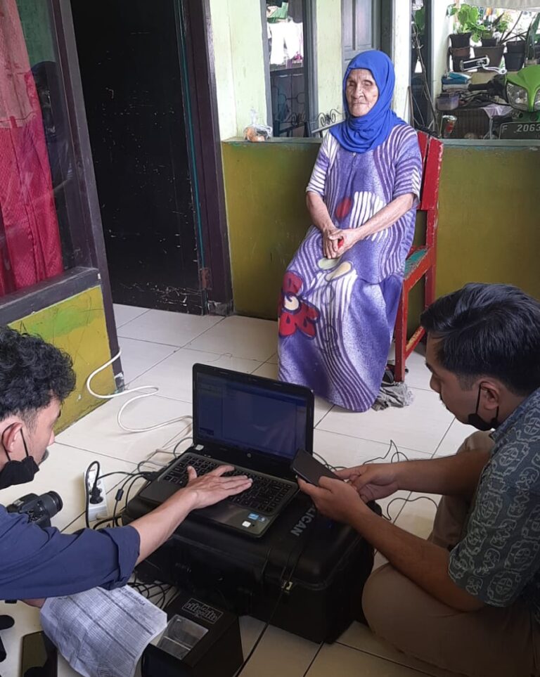 Layanan e-KTP Disdukcapil Kota Bogor Pastikan Lansia dan Disabilitas Didatangi ke Rumah