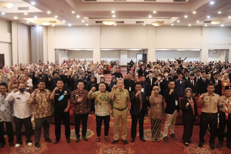Pesan Dedie Rachim Untuk Warganya  “Berani Mencari Ilmu dan Pengalaman di Luar Kota Bogor”