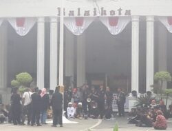 Demo Tolak Wisata Glow, Forum Perduli KRB dan Ratusan Budayawan Gruduk Balaikota Bogor