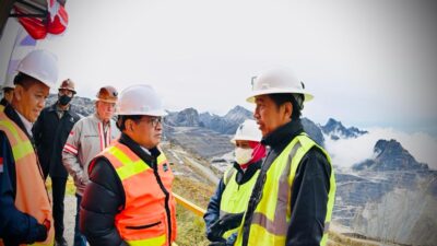 Presiden Jokowi Lihat Sejarah Pertambangan PT. Freeport Indonesia