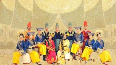 Ketua HWK Sumbar Zusneli Zubir Melepas Sumbar Talenta ke Tong Tong Fair 2022 Belanda