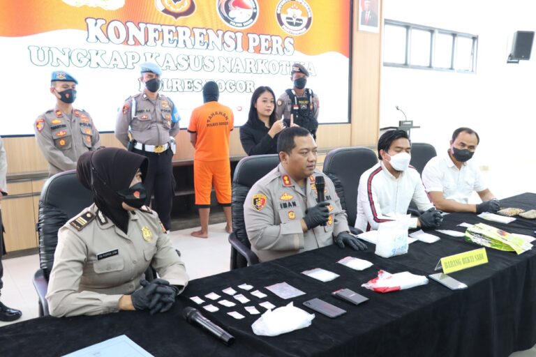 Pelaku Pengedar Sabu Sistem COD di Bogor Berhasil Dibekuk Polisi