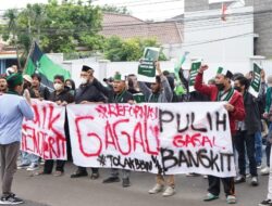 Demo Mahasiswa Tolak Kenaikan BBM di Gedung DPRD Kota Bogor