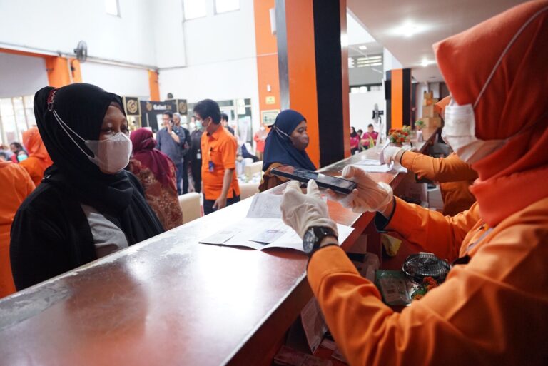 BLT BBM Mulai Disalurkan di Kantor Pos Kota Bogor