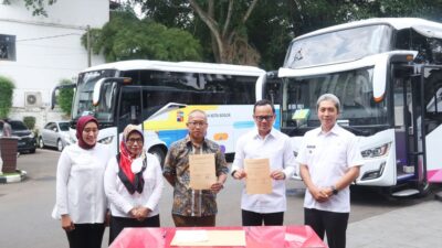 Dua Unit Bus CSR PT Gunung Suwarna Abadi Diserahkan ke Pemkot Bogor