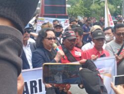 Demo Wartawan Tuntut Penjarakan dan Pecat Oknum Pejabat Pemkab Karawang