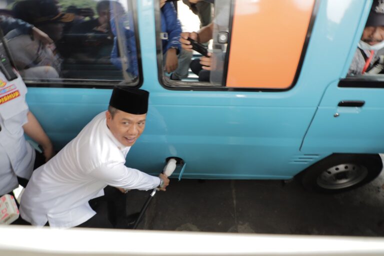 Hadapi Inflansi, Pemkab Bandung Launching Pemberian Bantuan Subsidi Transfortasi Umum