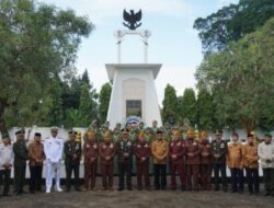 Peringati HUT TNI Ke 77 Dandim Pimpin Ziarah dan Tabur Bungga