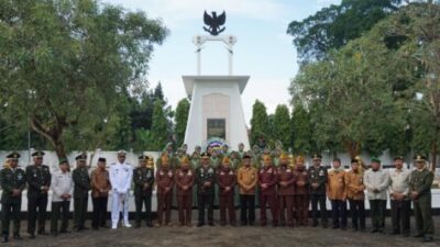 Peringati HUT TNI Ke 77 Dandim Pimpin Ziarah dan Tabur Bungga