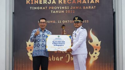 Gubernur Jabar Ganjar Camat Bogor Utara Penghargaan, Belajar Tata Wilayah ke Singapura