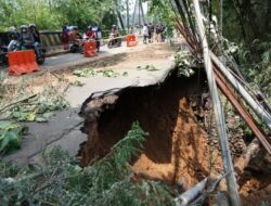 Perbaikan Jalan Longsor di Kecamatan Bogor Barat Awal Tahun Ditarget Bisa Diakses