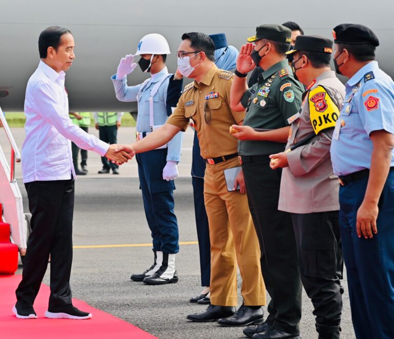 Presiden Tinjau KCIC di Tegalluar Bandung