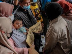 Mensos Santuni Korban Tanah Longsor di Bogor Tengah, Bima Arya Sampaikan Soal Solusi