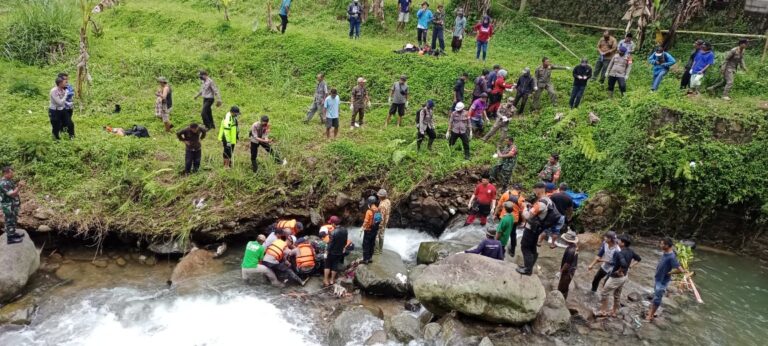 Akhirnya Empat Pelajar Korban Hanyut di Curug Cikembar Ditemukan di Kampung Batu Kasur Cisarua