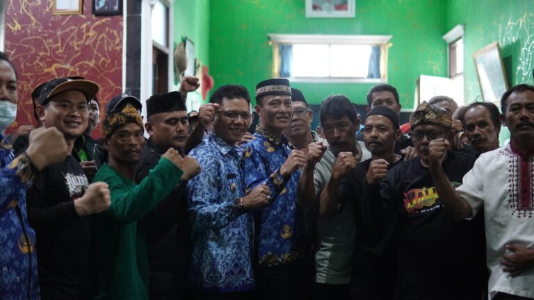 Sampaikan Program Prioritas Bupati Bandung Silaturahmi Bersama Tokoh dan Perangkat Desa Sukasari