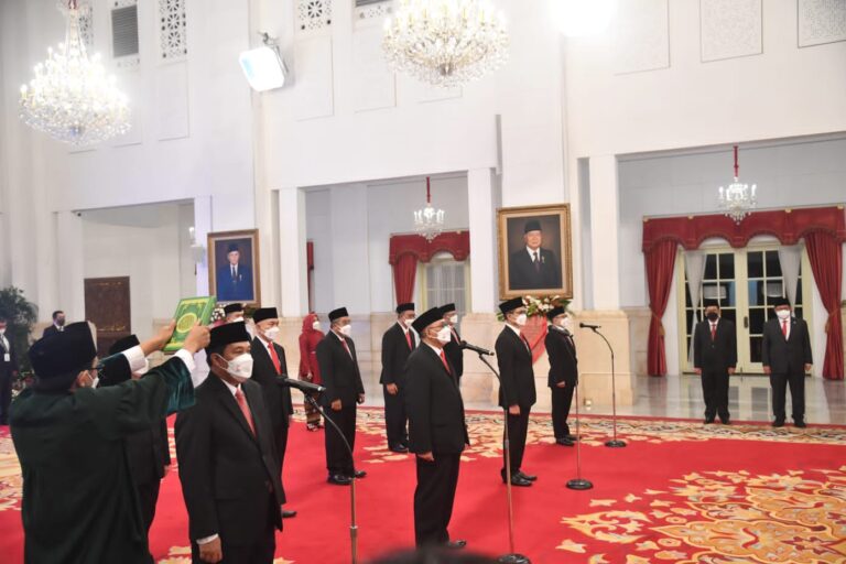 Inilah Nama-nama Dewan Pengawas dan Anggota BPKH 2022-2027 yang Dilantik Presiden Jokowi
