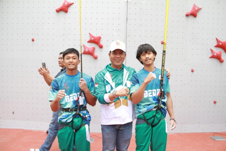 Bupati Naikan Bonus Peraih Medali Emas menjadi 75 Juta