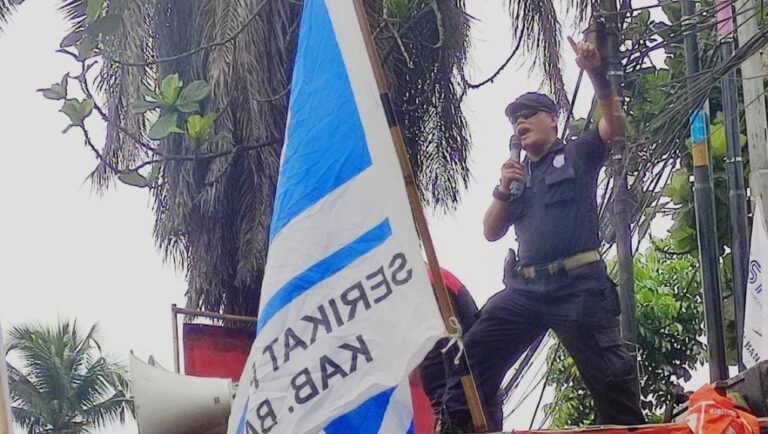 Aksi KSPI dan Partai Buruh Jabar Gelar Rapat Akbar di Gedung Sate