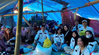 Peduli Gempa Cianjur, Senat Mahasiswa FPIPS Kiriman Sembako hingga Obat-obatan