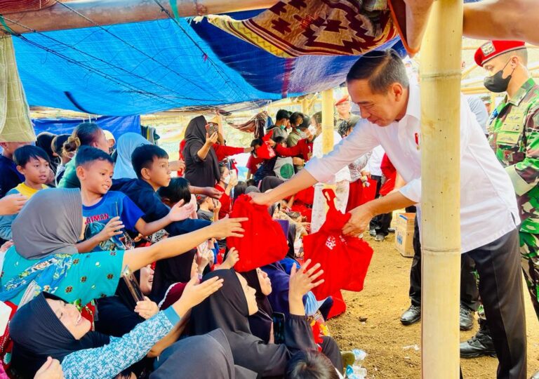 Presiden Pastikan Dimulainya Rekonstruksi dan Bantuan Jangkau Semua Korban Gempa Cianjur