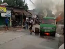 Angkot di Tamansari Bogor Hangus Terbakar