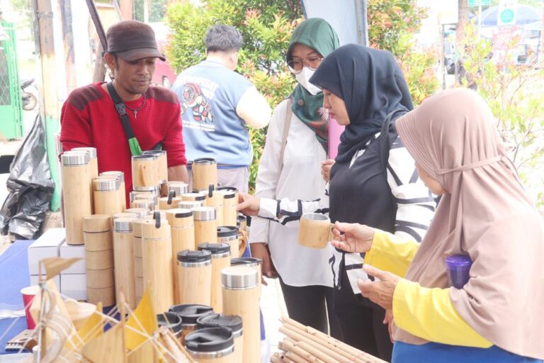 <strong>Memahami dan Menumbuhkan Ekonomi Kreatif</strong>