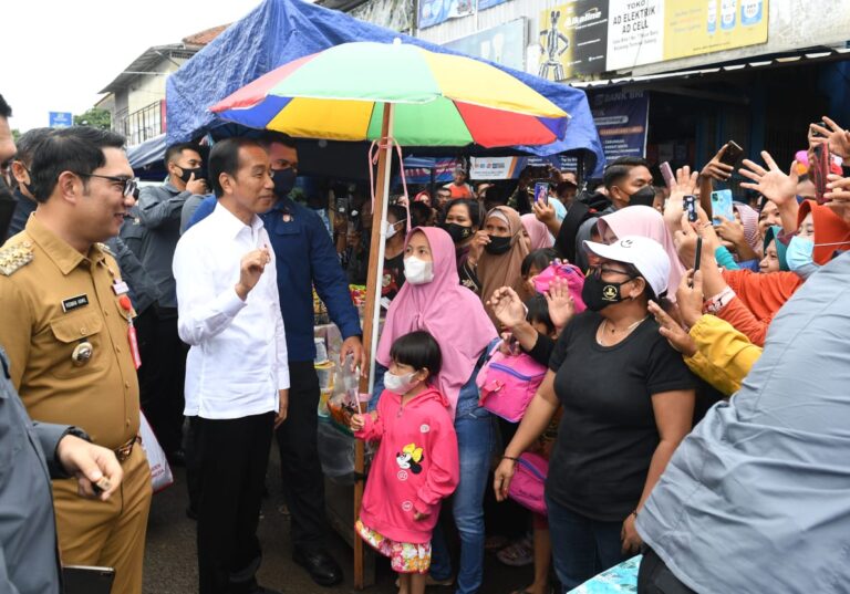 Para Pkl di Pasar Baru Subang Dibagi Bantuan Modal Kerja