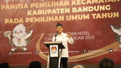 Dorong Kinerja KPU, Bupati Bandung Bantu Renovasi Kantor